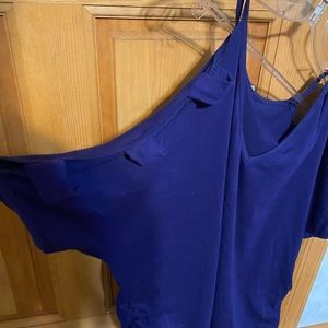 Cold shoulder blue XL top